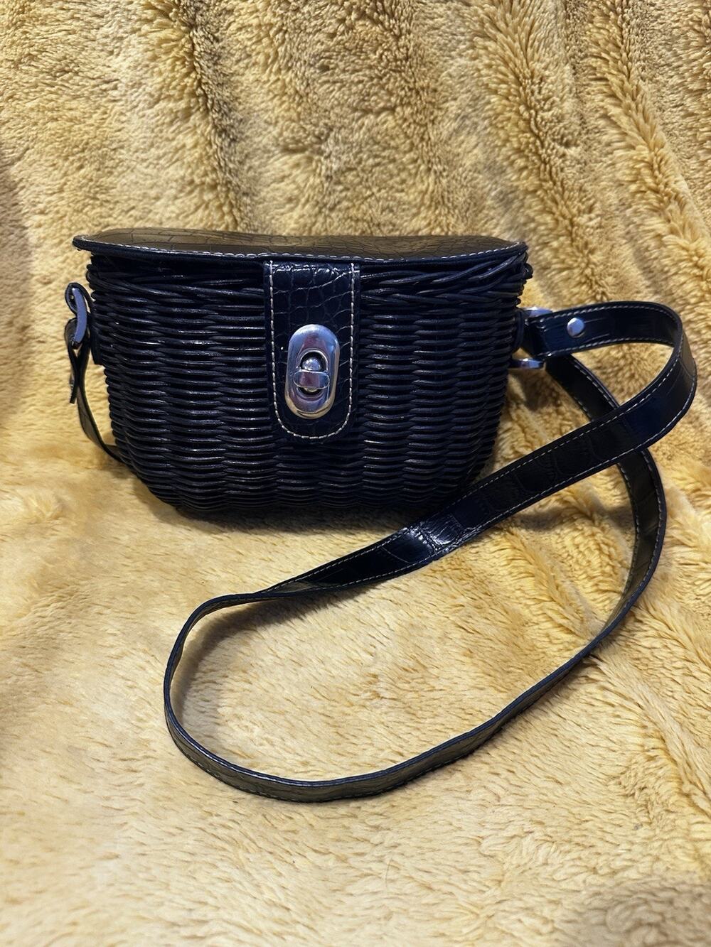 Wicker Crossbody Basket Purse Black Lining Small Oval Picnic Style Beach Cottage